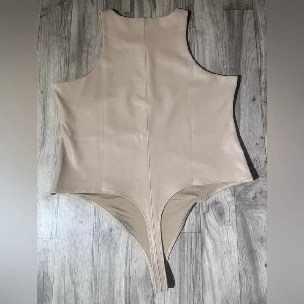 Good American Beige Bodysuit size 6/3XL. Plus Size
